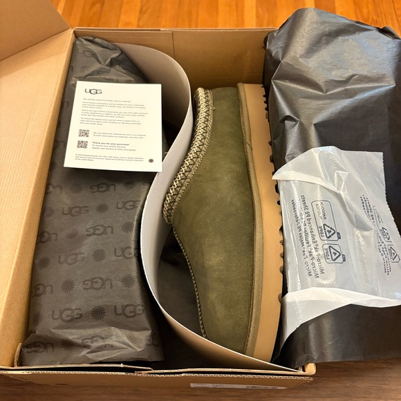 BNIB!  Men’s olive green UGG Tasman Baxter.  Size 11 & 12 main image 4